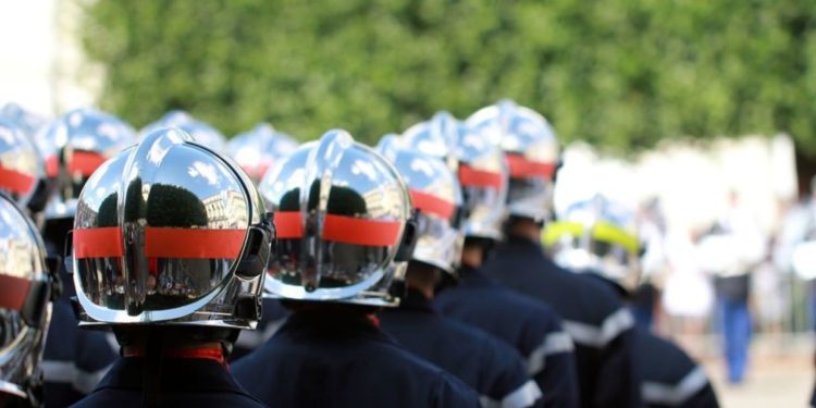 Pompier, militaire, couvreur… Comment assurer son prêt quand on exerce un métier à risque ?