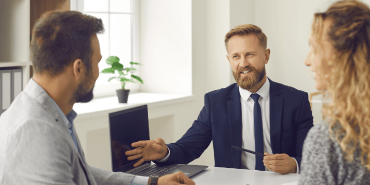 découvrez l'art de marchander vos frais de crédit et maximisez vos économies. apprenez des astuces et stratégies pour négocier avec vos créanciers et obtenir les meilleures conditions sur vos emprunts.