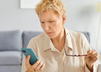 Ne raccrochez pas : ce coup de fil de votre banque peut bloquer votre épargne si vous n’y répondez pas